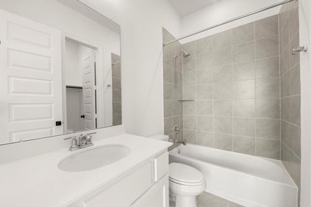 New construction Single-Family house 5011 Lake Vista Dr, Manvel, TX 77583 plan Eastland II - image 8