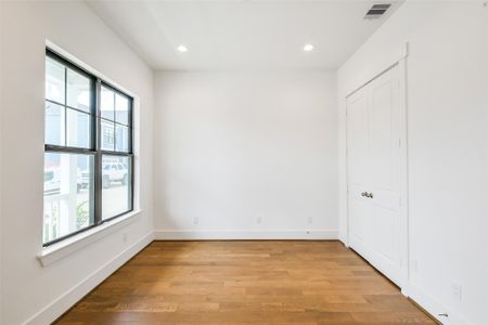 New construction Single-Family house 3520 Harvest Dance Dr, Houston, TX 77008 - image 18