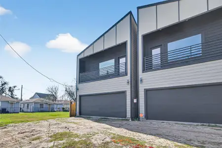 New construction Single-Family house 4115 Yale St, Houston, TX 77018 - image