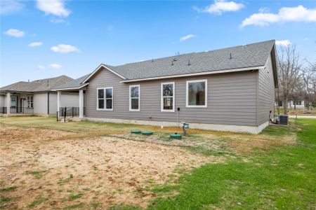 New construction Single-Family house 123 Waimanalo Dr, Bastrop, TX 78602 null- photo 30 30