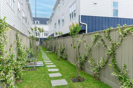 New construction Townhouse house 741 Bringhurst St, Houston, TX 77020 - image