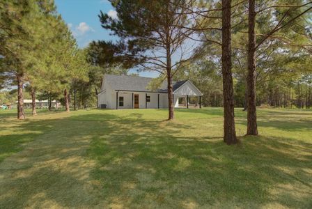 New construction Single-Family house 124 County Rd 3015, Dayton, TX 77535 - image