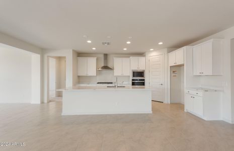 New construction Single-Family house 7212 W Gambit Trl, Peoria, AZ 85383 Parklane- photo 7 7