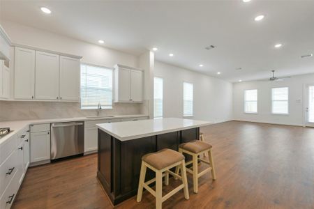 New construction Single-Family house 2511 S Houston Ave, Pearland, TX 77581 plan Sloan-C - image 7