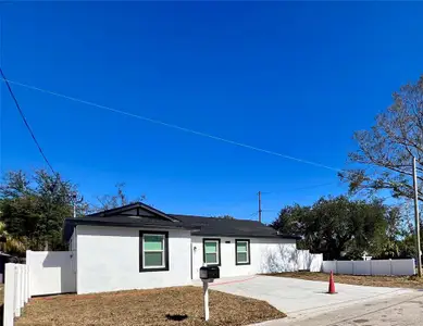 New construction Single-Family house 7514 Illinois Dr, Tampa, FL 33619 - image