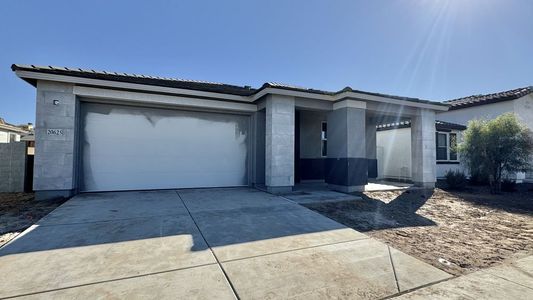 New construction Single-Family house 20625 S 228Th Pl, Queen Creek, AZ 85142 Sunflower Homeplan- photo 2 2