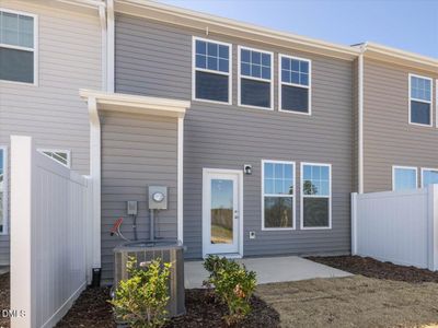New construction Townhouse house 659 Sefton Park Dr, Zebulon, NC 27597 - image