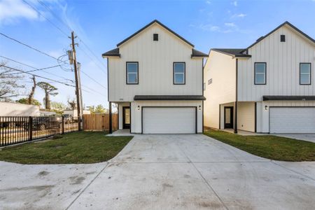 New construction Single-Family house 1310 Duff Ln, Houston, TX 77022 - image