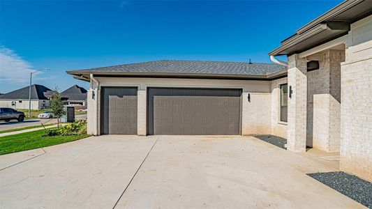 New construction Single-Family house 925 Bandon Dunes Dr, Burleson, TX 76028 - image