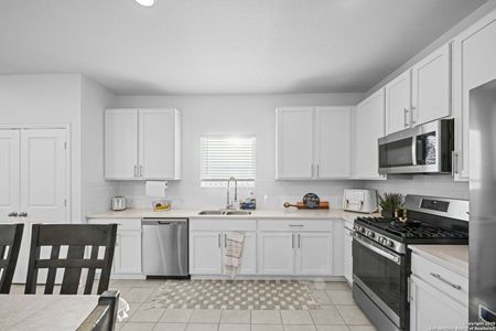 New construction Single-Family house 114 Foxhound Path, San Antonio, TX 78245 null- photo 42 42