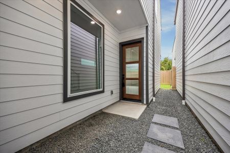 New construction Single-Family house 5339 Larkin St, Houston, TX 77007 - image 3