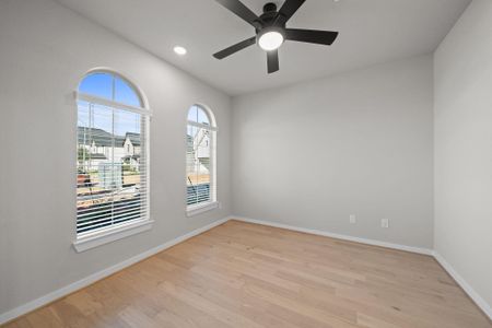 New construction Single-Family house 31146 Riley Heights Dr, Fulshear, TX 77441 plan Strasburg - image 13