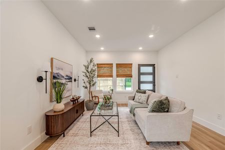 New construction Single-Family house 9527 Beckley St, Houston, TX 77088 - image 13