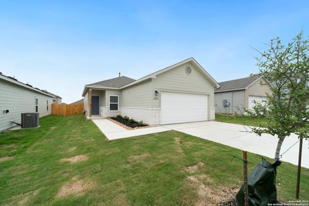 New construction Single-Family house 2051 Powell Pl, Converse, TX 78109 RC Cooper- photo 8 8