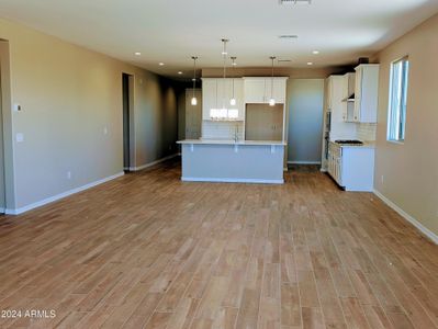 New construction Single-Family house 28045 N 176Th Ave, Surprise, AZ 85387 Raleigh- photo 4 4