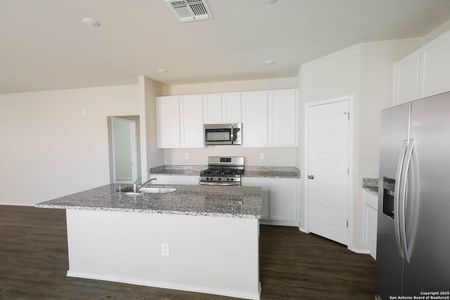 New construction Single-Family house 2031 Macarthur, Converse, TX 78109 - image 14