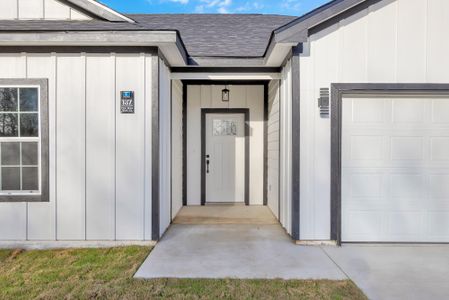 New construction Single-Family house 137 Puu Waa Waa Ln, Bastrop, TX 78602 null- photo 3 3