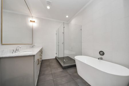 New construction Single-Family house 4026 Blossom St, Houston, TX 77007 - image 11