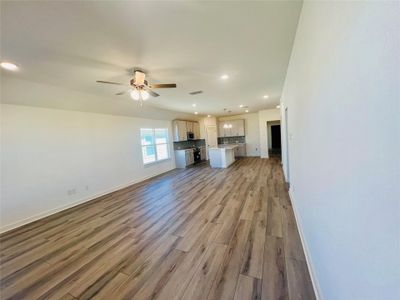 New construction Single-Family house 524 Bobcat Creek Dr, Jarrell, TX 76537 null- photo 12 12