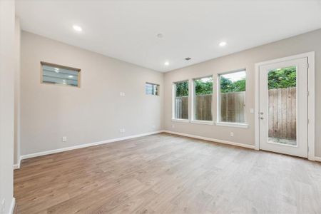 New construction Single-Family house 812 Glowing Dawn Dr, Houston, TX 77018 null- photo 10 10