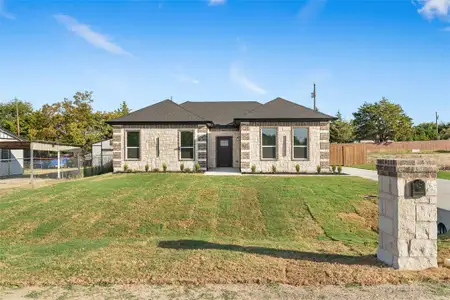 New construction Single-Family house 112 E Southbrook Dr, Glenn Heights, TX 75154 - image