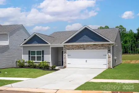 New construction Single-Family house 7217 Jerimoth Dr, Charlotte, NC 28215 - image