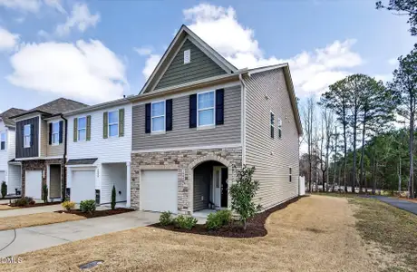 New construction Townhouse house 1000 Sweet Woodruff Dr, Zebulon, NC 27597 - image