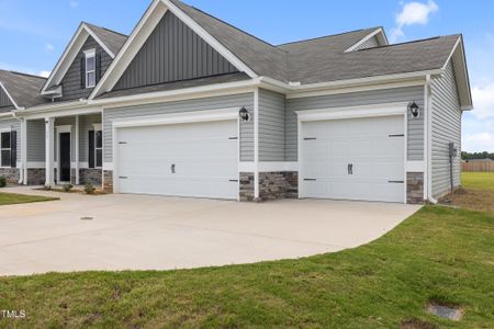 New construction Single-Family house 15 Bristow Ct, Four Oaks, NC 27524 - image