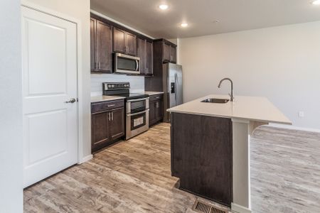 New construction Condo/Apt house 505 N Aria Way, Fort Collins, CO 80524 - photo 22 22