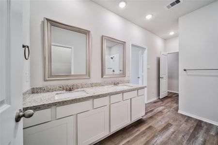New construction Single-Family house 1410 Glenoaks Dr, Conroe, TX 77385 - image 14