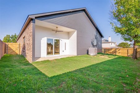 New construction Single-Family house 5720 Hunters Bend Ln, Dallas, TX 75249 - image