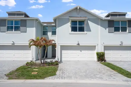 New construction Townhouse house 5612 Se Edgewater Cir, Stuart, FL 34997 - image