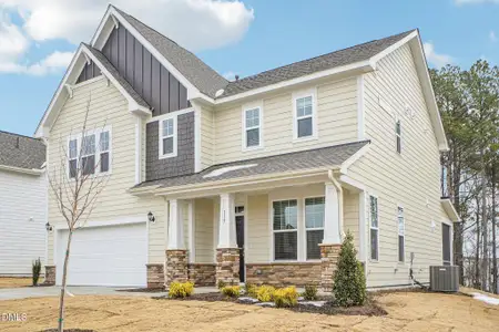 New construction Single-Family house 1028 Bolton Pointe Dr, Zebulon, NC 27597 plan Elmhurst - image