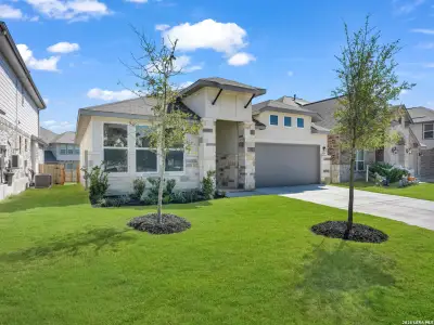New construction Single-Family house 6914 Comanche Cougar, San Antonio, TX 78233 plan Sierra - image