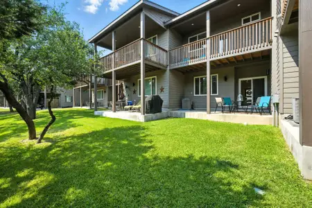 New construction Townhouse house 512 Palmer Dr, Point Venture, TX 78645 - image