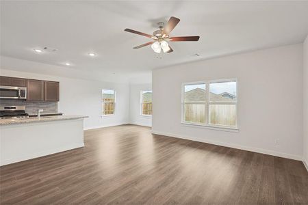 New construction Single-Family house 129 Patrick Henry Dr, Venus, TX 76084 Landmark Series - Blanton- photo 13 13