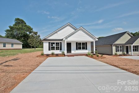 New construction Single-Family house 125 S Beaver St, Landis, NC 28088 - image