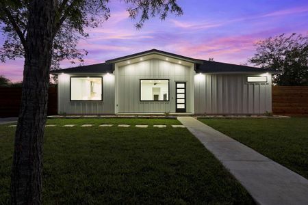 New construction Single-Family house 1215 Howard St, Taylor, TX 76574 - photo 0