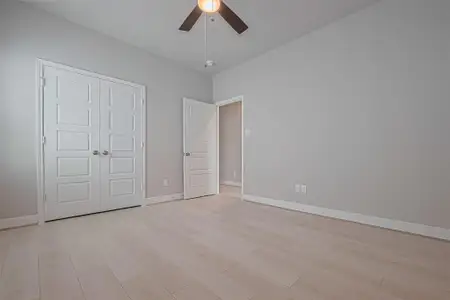 New construction Single-Family house 8917 Grovner Pl, Houston, TX 77055 - image 20