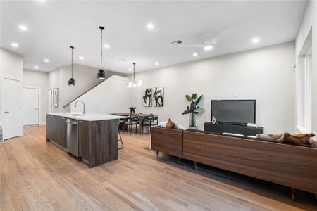 New construction Single-Family house 1912 Erastus St, Houston, TX 77020 - image 15