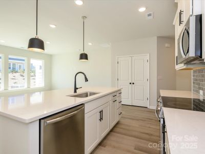 New construction Townhouse house 153 Halite Ln, Waxhaw, NC 28173 The Thornhurst- photo 7 7