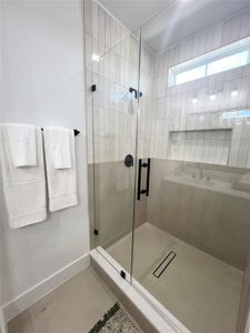 New construction Single-Family house 752 Curtin St, Houston, TX 77018 - image 14