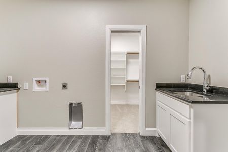 New construction Single-Family house 200 Sarra Ln, Poolville, TX 76487 plan Cypress Court House - image 14