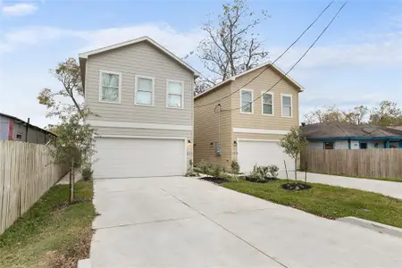 New construction Single-Family house 8811 Prairie View Drive, Unit B, Houston, TX 77088 - photo 0