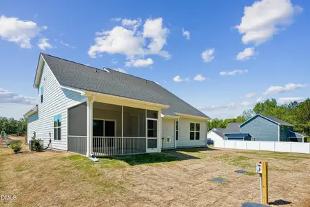 New construction Single-Family house 9513 Wood River Dr, Zebulon, NC 27597 plan Roanoke - image 2
