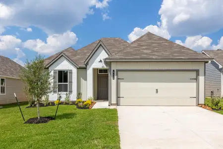 New construction Single-Family house 611 Rockbridge Dr, Huntsville, TX 77340 - image