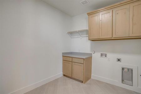 New construction Single-Family house 210 Talpin Ln, Venus, TX 76084 plan The Avery - image 13