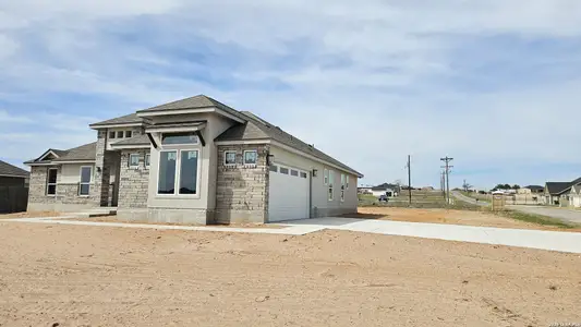 New construction Single-Family house 105 Oakmont Ln, La Vernia, TX 78121 - image