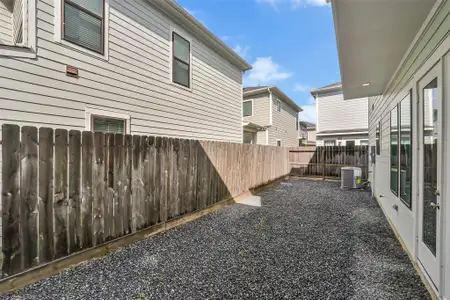 New construction Single-Family house 3516 Harvest Dance Dr, Houston, TX 77008 - image