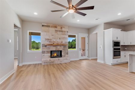 New construction Single-Family house 117 Rosebud Ranch Rd, Bertram, TX 78605 - image 15